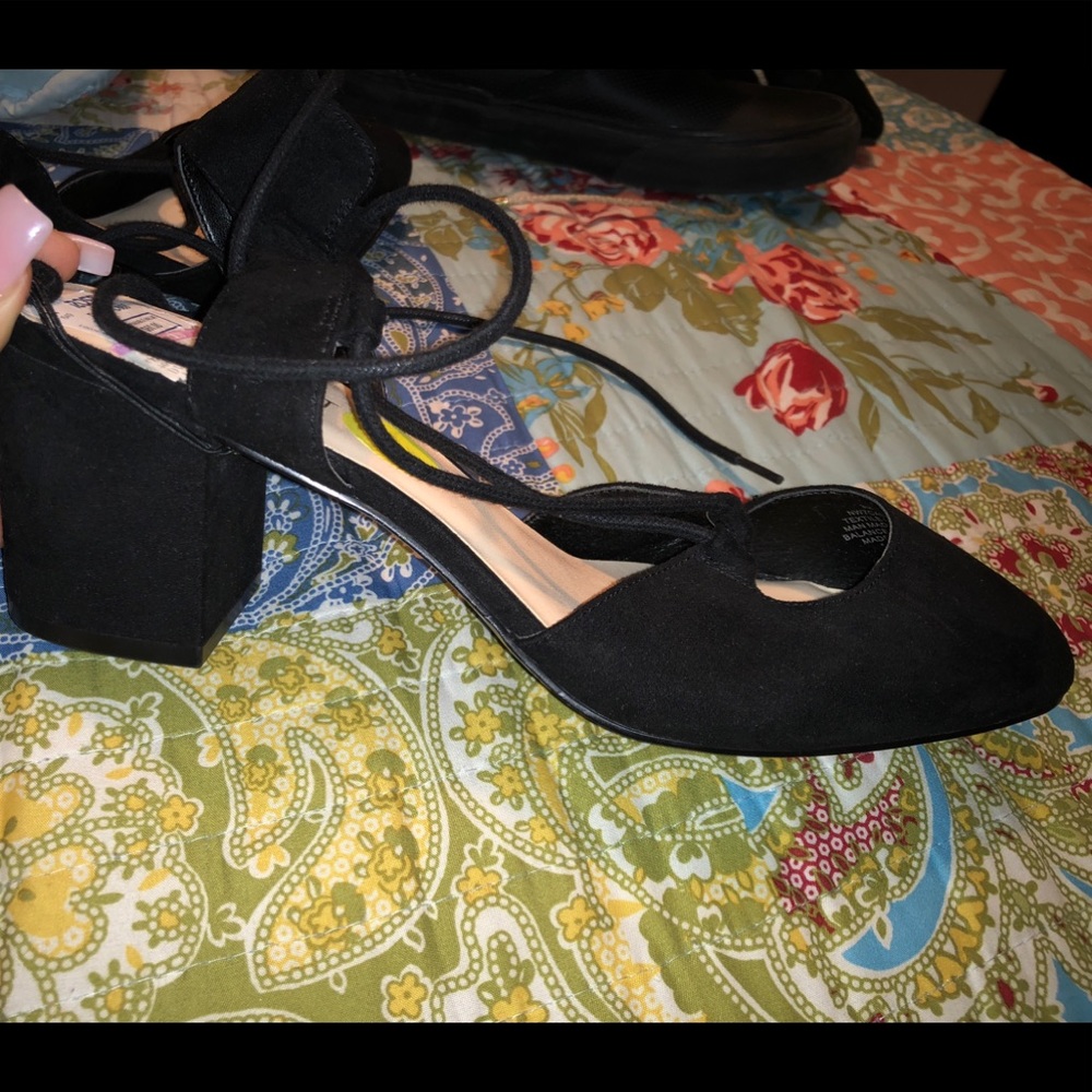 SHOES